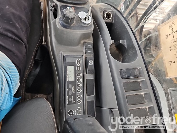 2017-case-cx160d-image-40