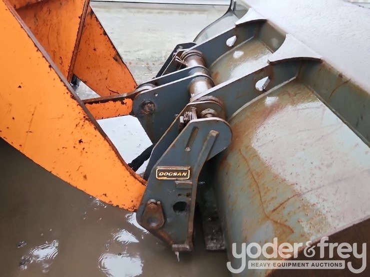 2018-doosan-dl220-5-image-16