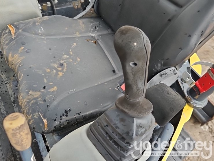 2020-yanmar-vio50-6a-image-31