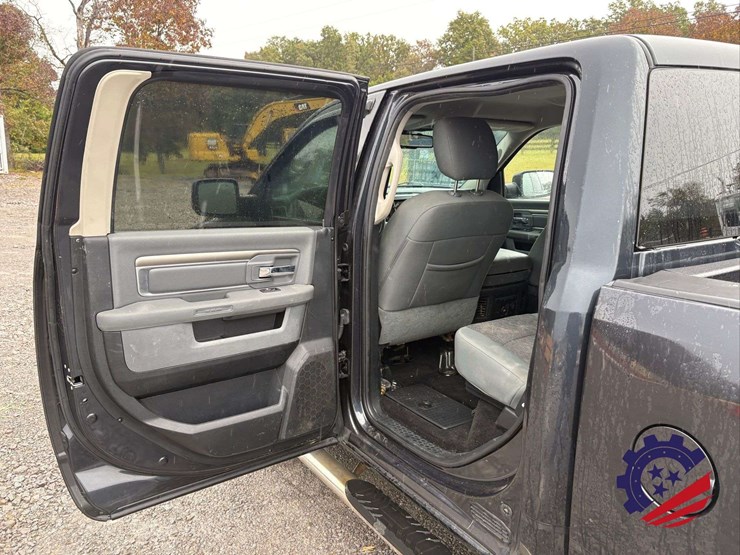 2016-dodge-1500-image-48