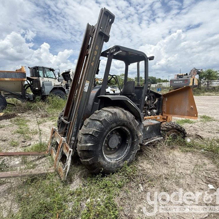 2018 CASE 586H