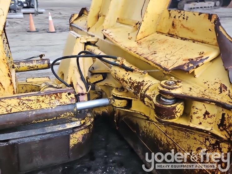 2001-komatsu-d61ex-12-image-16