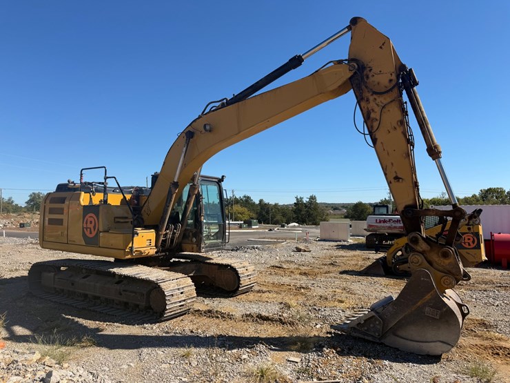 2016-caterpillar-323fl-image-2