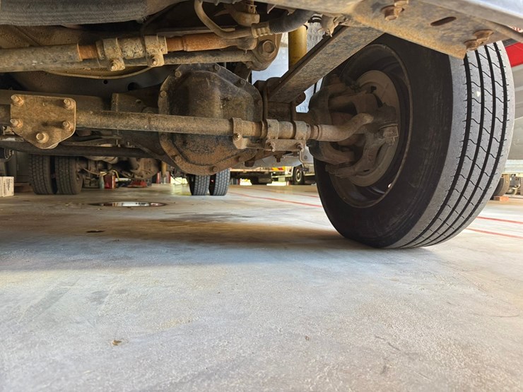 2004-ford-f550-image-14
