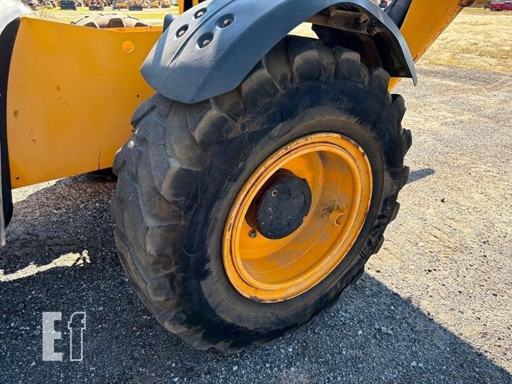 2017-jcb-512-56-image-34