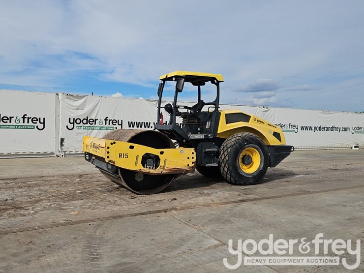 2017-bomag-bw211d-3-image-2
