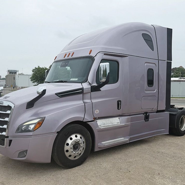 2023 FREIGHTLINER CASCADIA 126