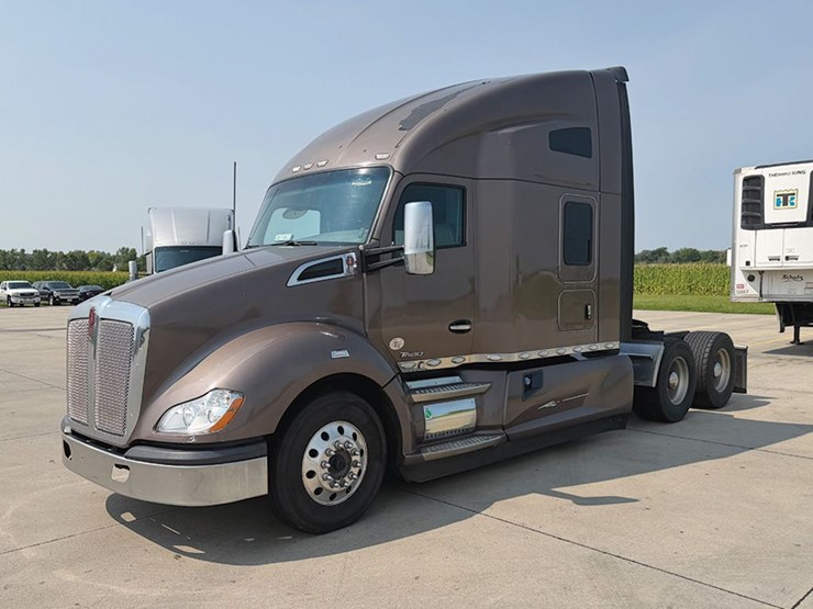 2021-kenworth-t680-image-1