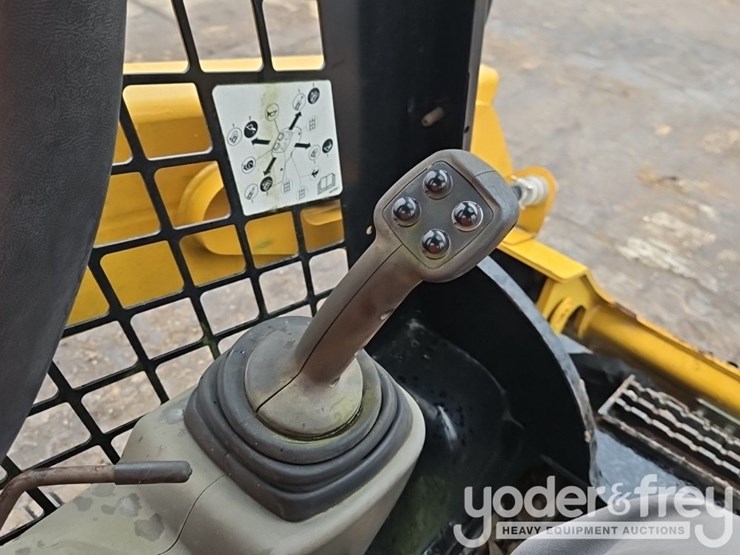 2018-caterpillar-257d-image-24
