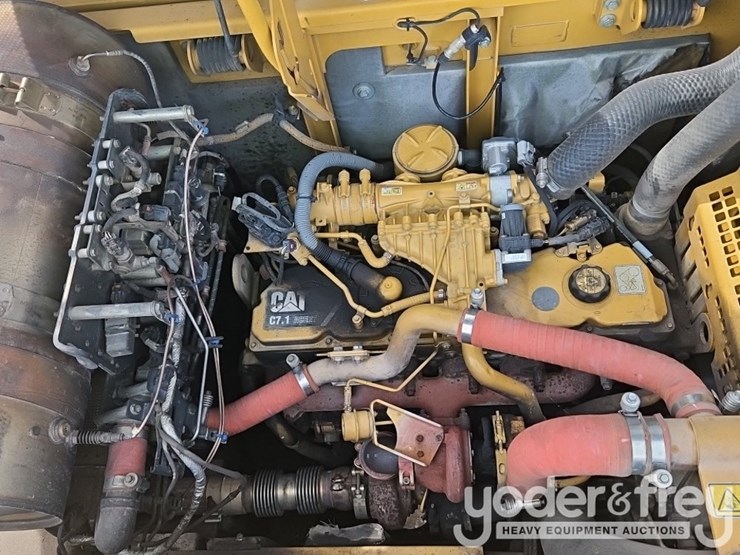2014-caterpillar-329el-image-32