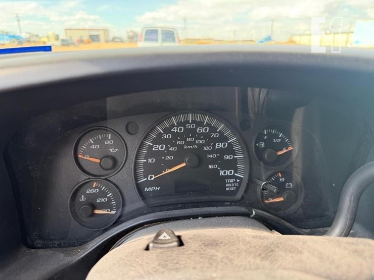 2004-gmc-savana-g1500-image-11