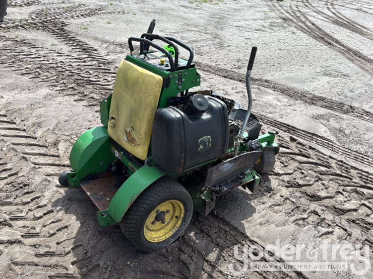 2014-john-deere-636m-image-3