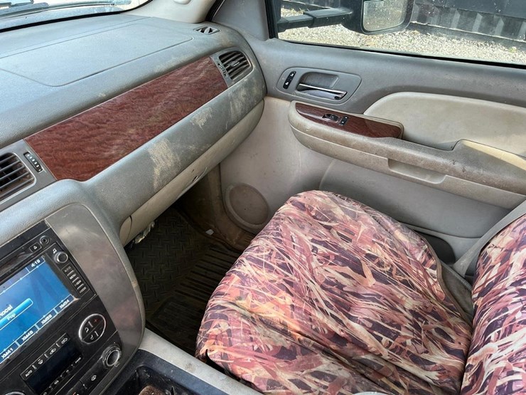 2008-gmc-3500-image-21