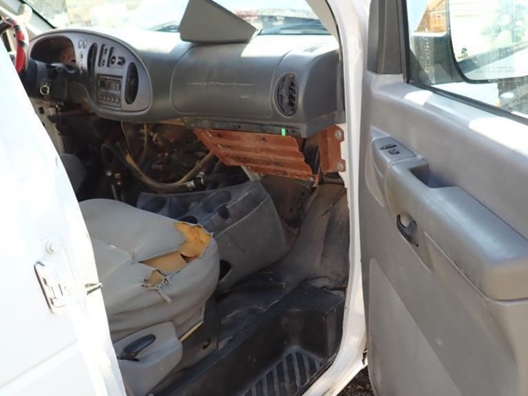 2007-ford-e350-image-12