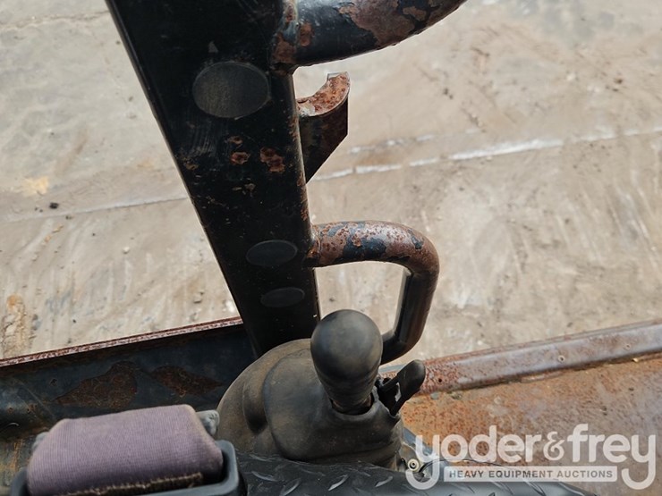2013-jcb-550-170-image-21