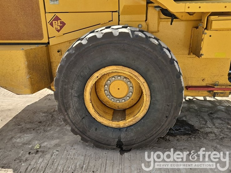 2019-deere-624l-image-8