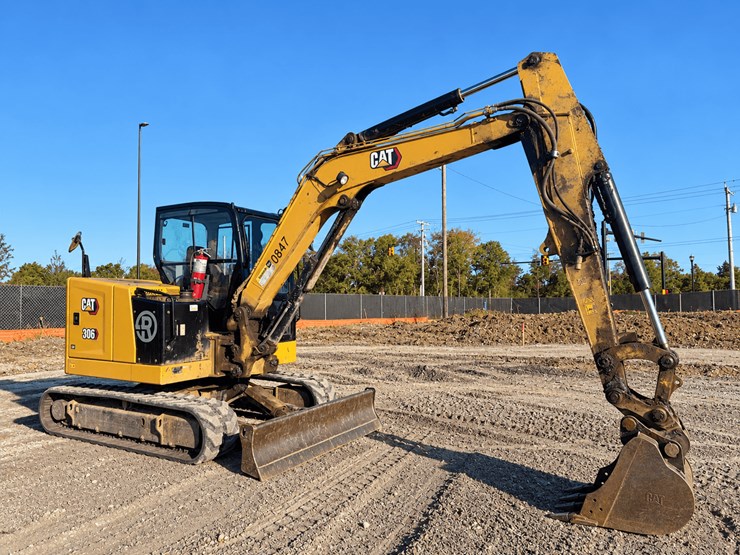 2020-caterpillar-306-image-2