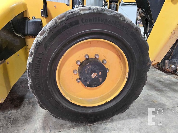 2018-caterpillar-tl943d-image-25