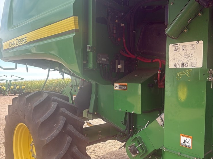 2012-john-deere-s550-image-9