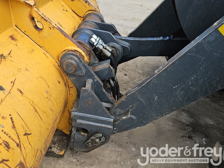 2019-deere-624l-image-15
