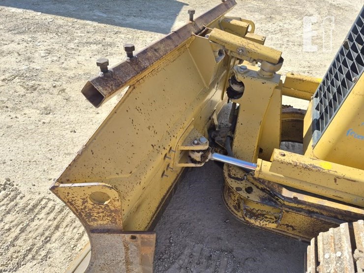 2003-caterpillar-d4g-xl-image-9