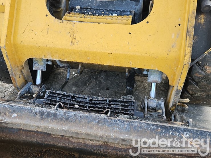 2017-caterpillar-272d2-xhp-image-12