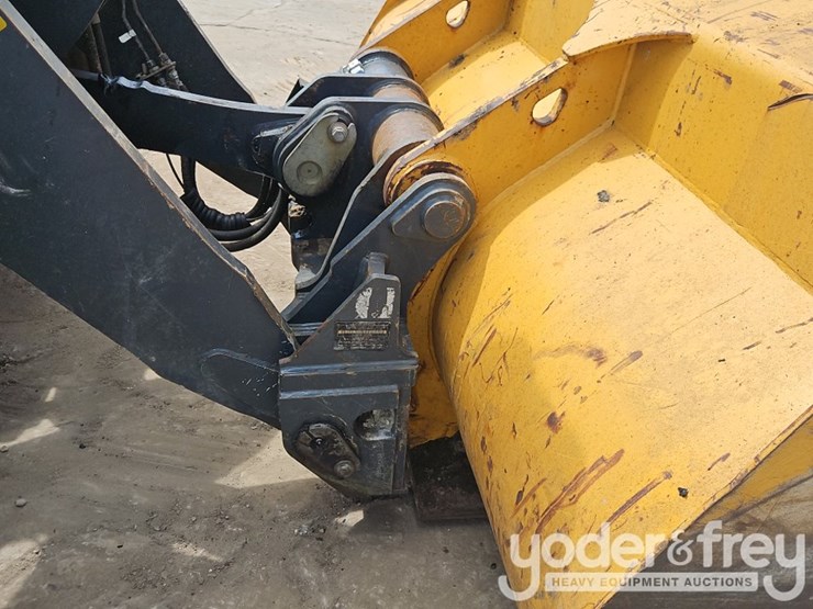 2019-deere-624l-image-13