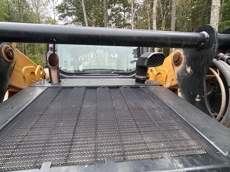 2025-caterpillar-255-image-27