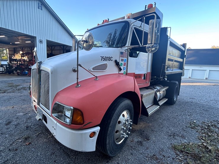 2005-kenworth-t300-image-1