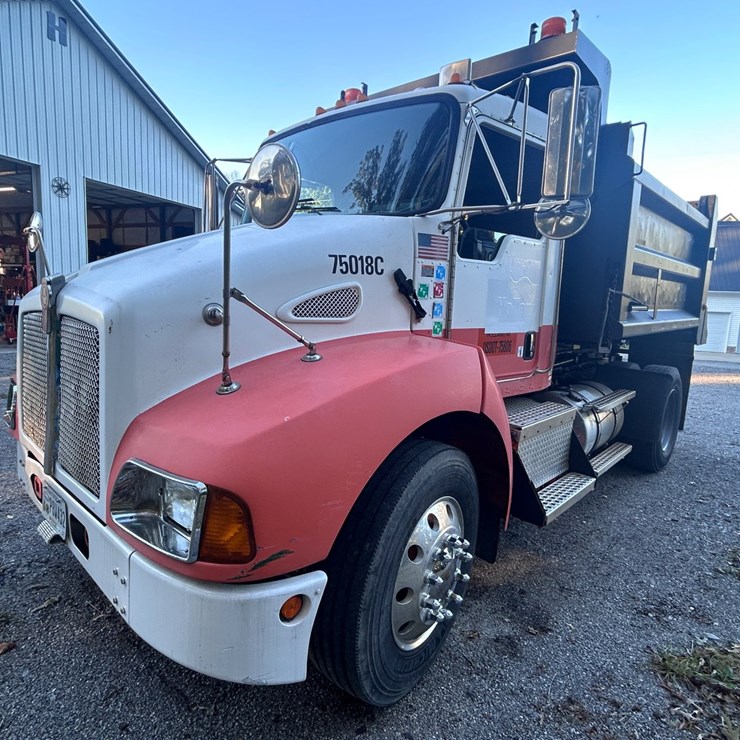 2005 KENWORTH T300