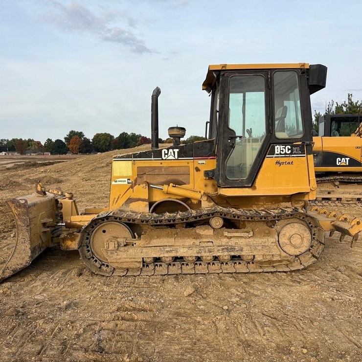 2001 CATERPILLAR D5C XL