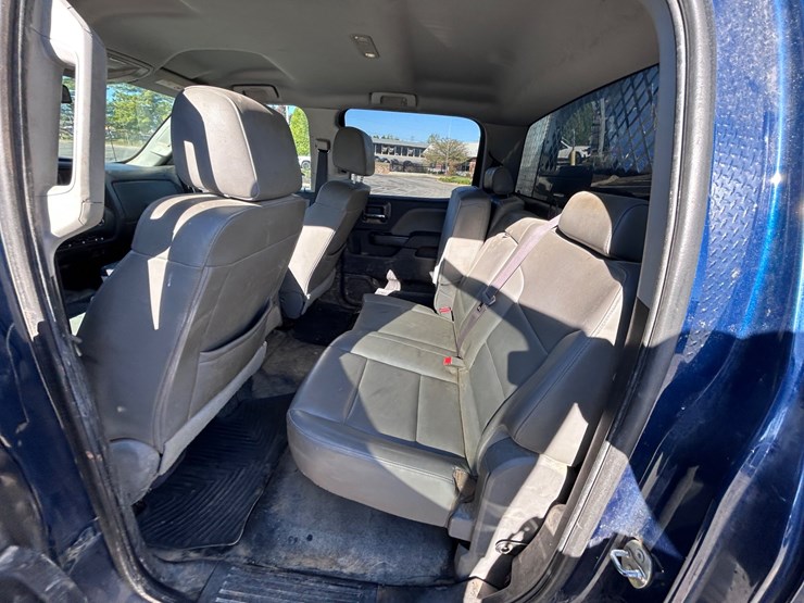 2017-gmc-3500-image-47