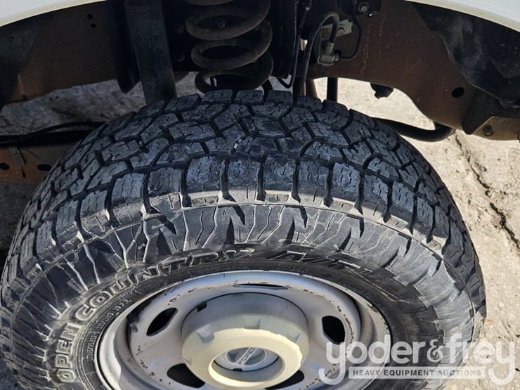 2016-ford-f250-xl-image-11