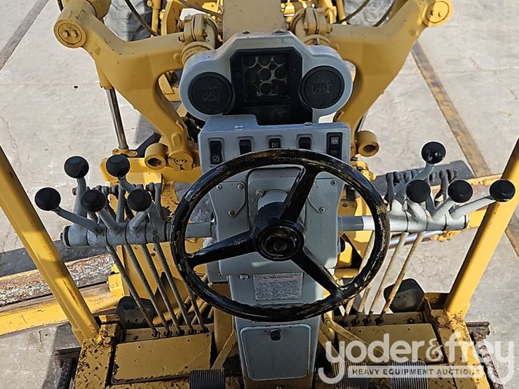 caterpillar-120h-image-29