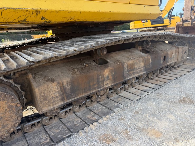2012-komatsu-pc210-lc-10-image-14