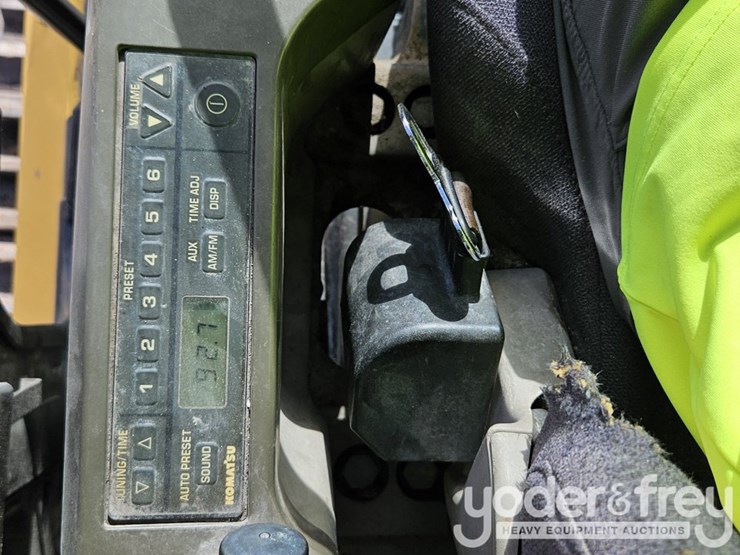 2015-komatsu-pc360-lc-11-image-38