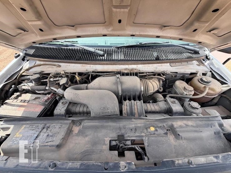 2012-ford-e250-image-21