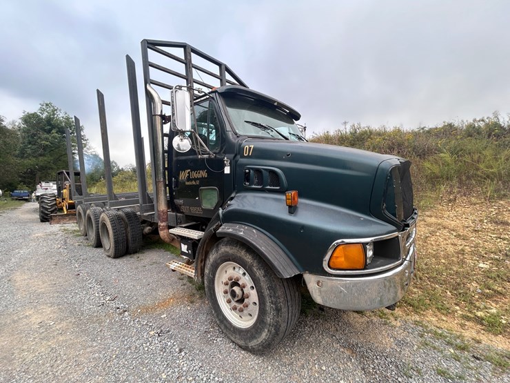 #39-•-2005-sterling-tri-axle-log-truck-image-13
