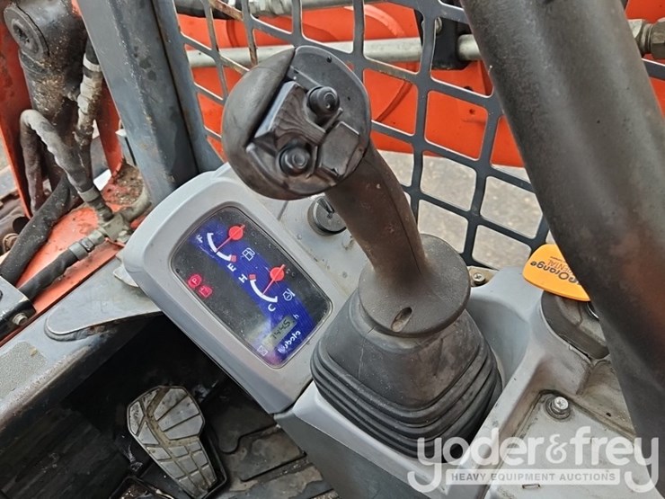 2019-kubota-svl65-2-image-25