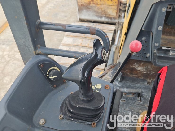 2013-deere-650k-lgp-image-27
