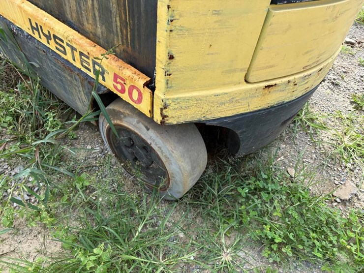 hyster-e502-33-forklift-image-9