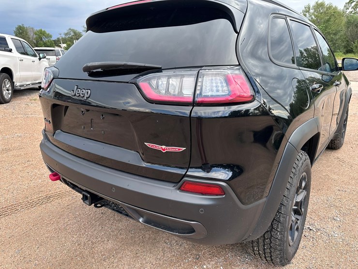 2019-jeep-cherokee-image-12