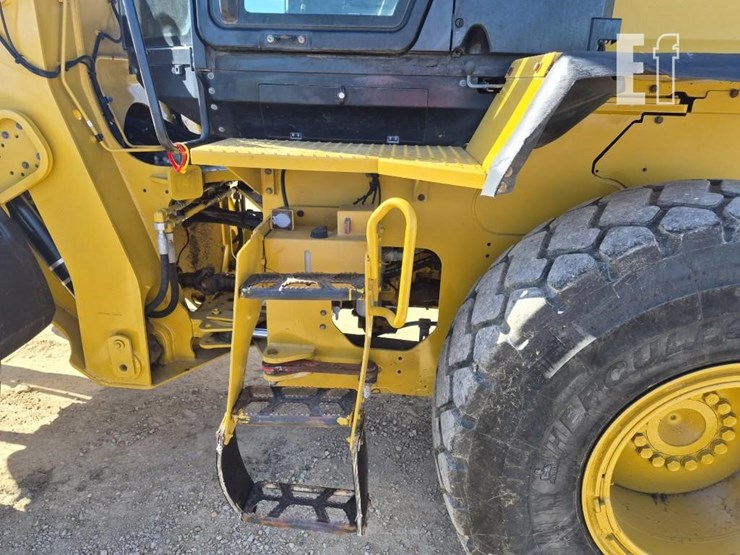 caterpillar-926m-image-10