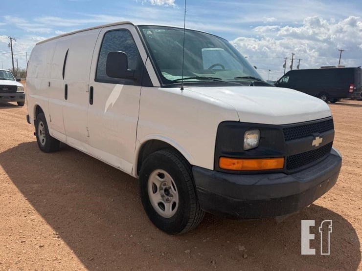 2004-chevrolet-express-1500-image-2