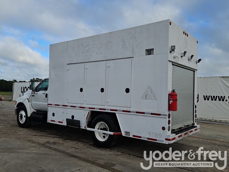 2008-ford-f750-image-4