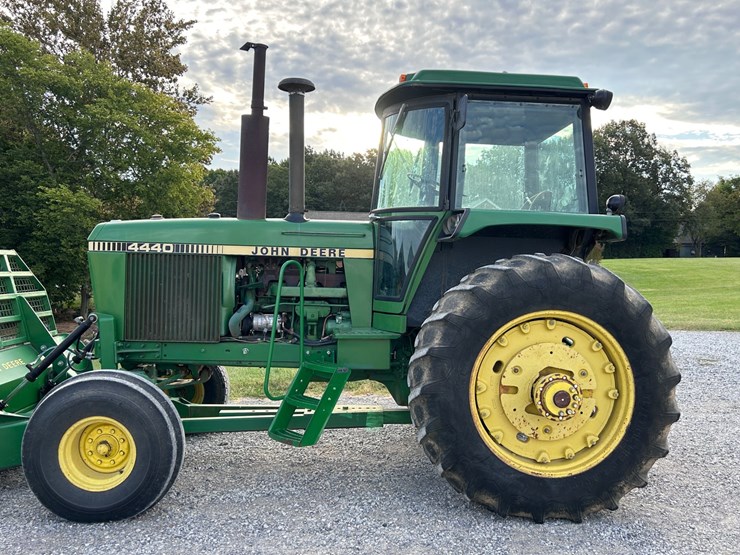 john-deere-4440-image-4