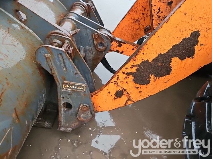 2018-doosan-dl220-5-image-17