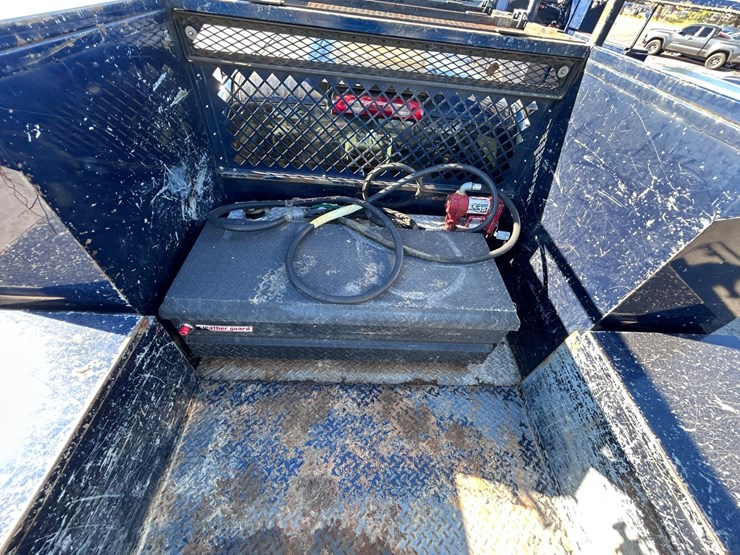 2016-chevrolet-3500-image-26
