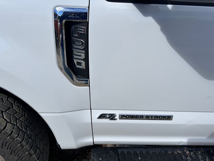 #69-•-2019-ford-super-duty-flatbed-truck-image-13