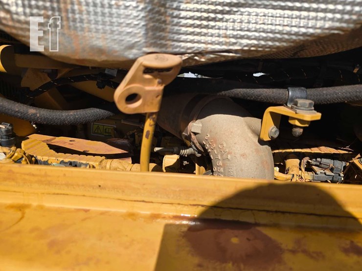 2016-caterpillar-d6t-xl-image-44